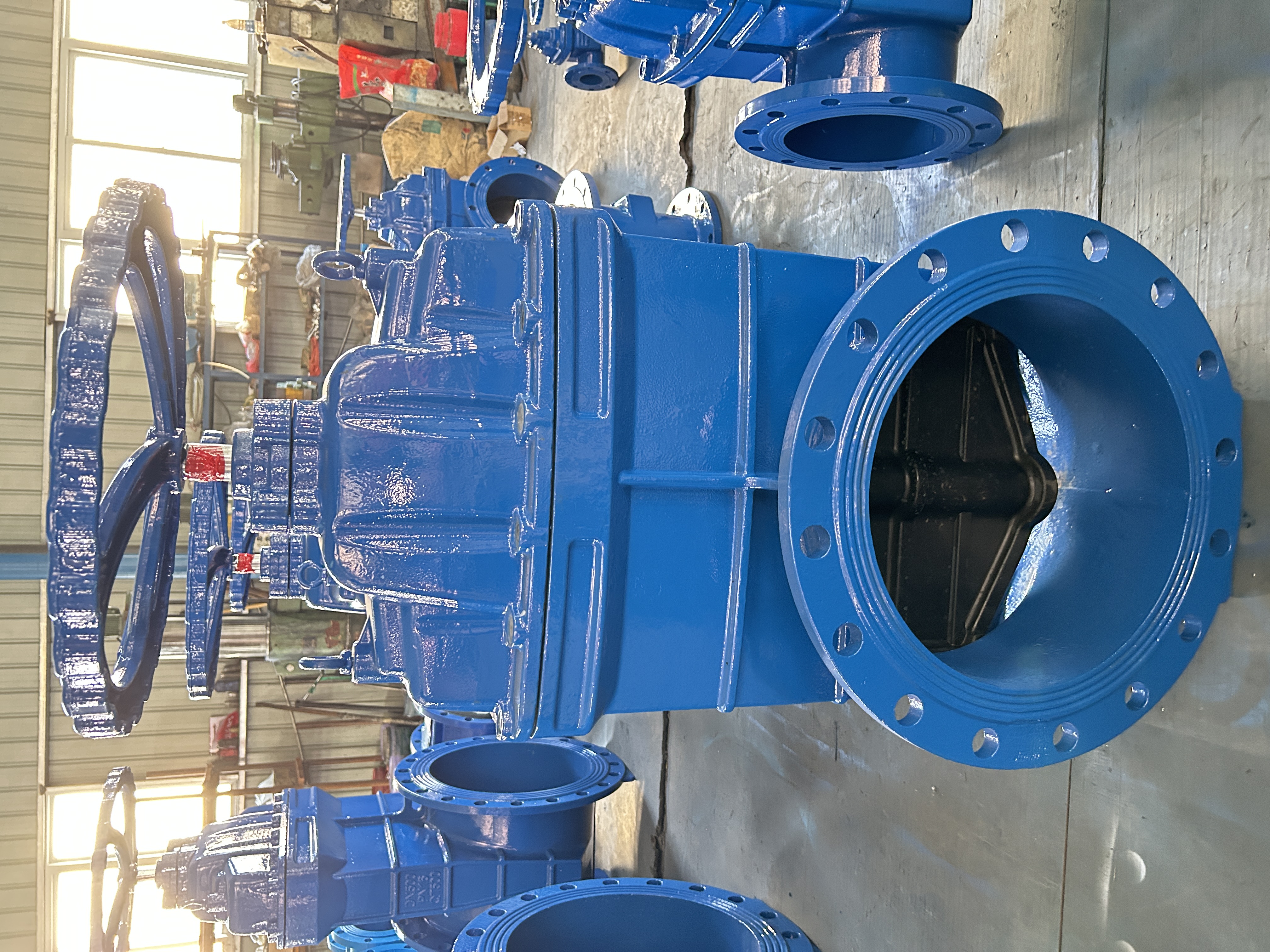 Válvula gaveta com flange duplo: robusta e confiável